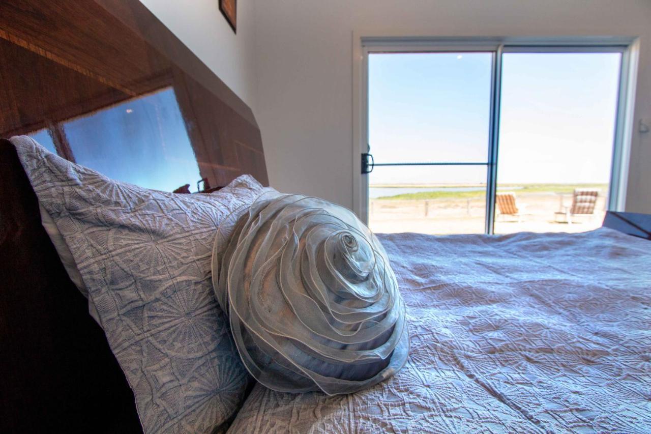 Coorong Island Retreat - Farm Stay At Pet Friendly Property Meningie ภายนอก รูปภาพ