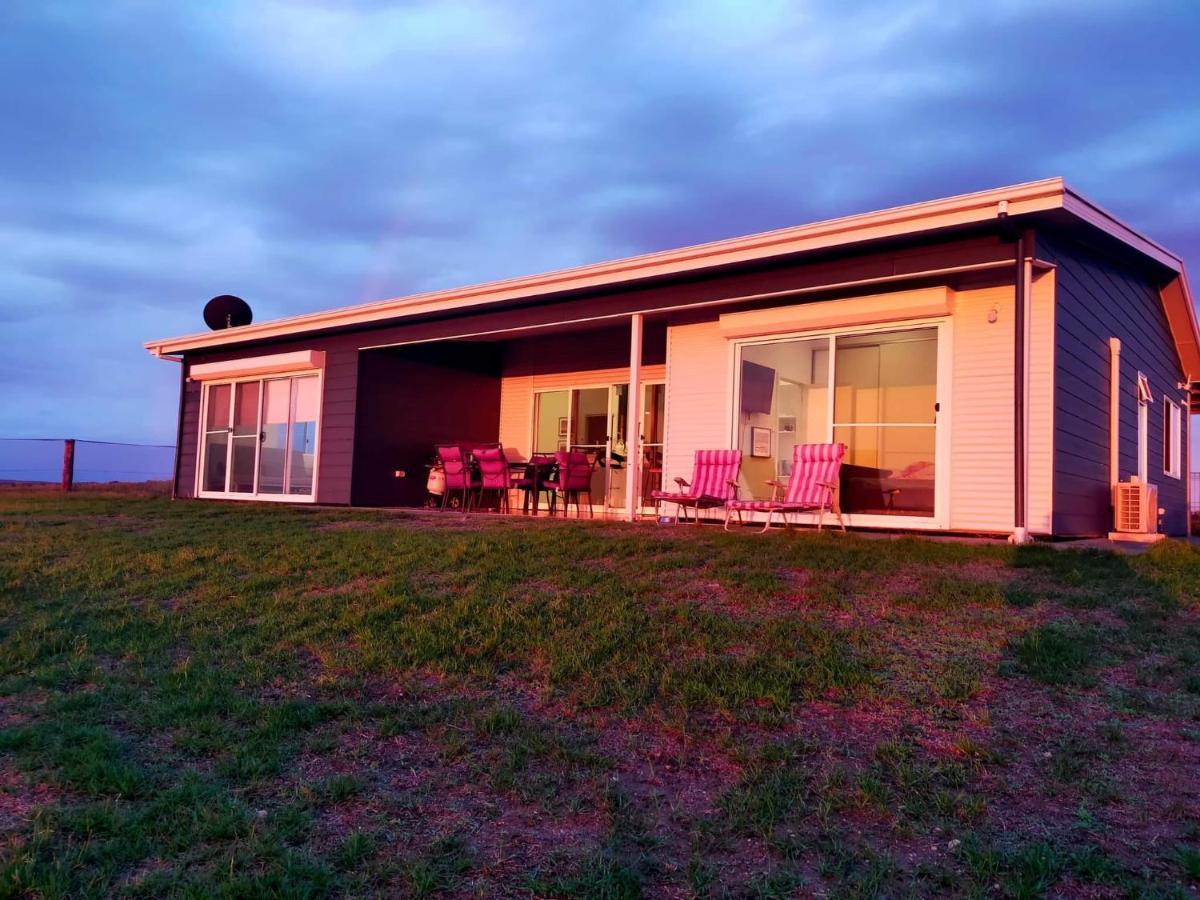 Coorong Island Retreat - Farm Stay At Pet Friendly Property Meningie ภายนอก รูปภาพ