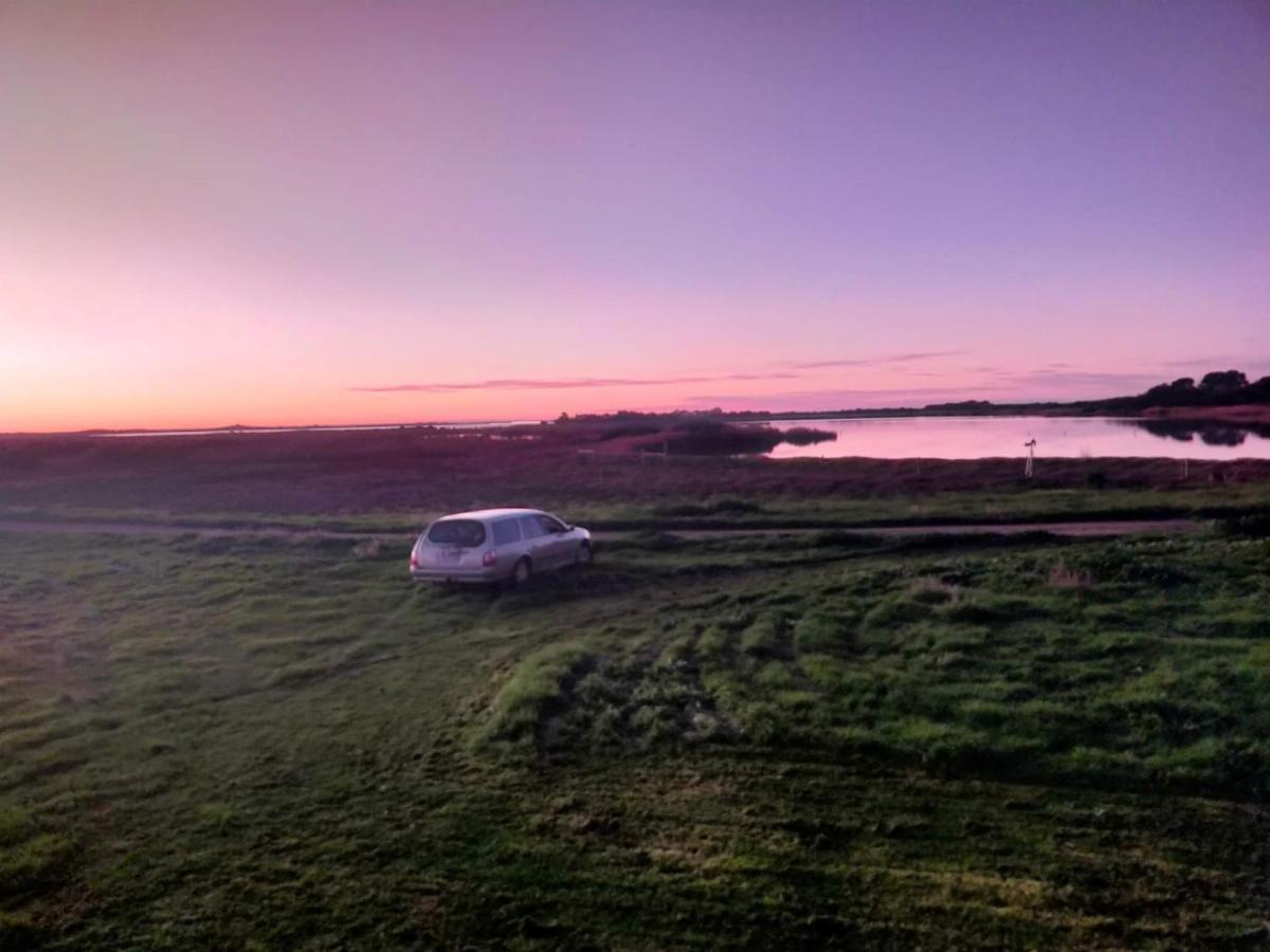 Coorong Island Retreat - Farm Stay At Pet Friendly Property Meningie ภายนอก รูปภาพ