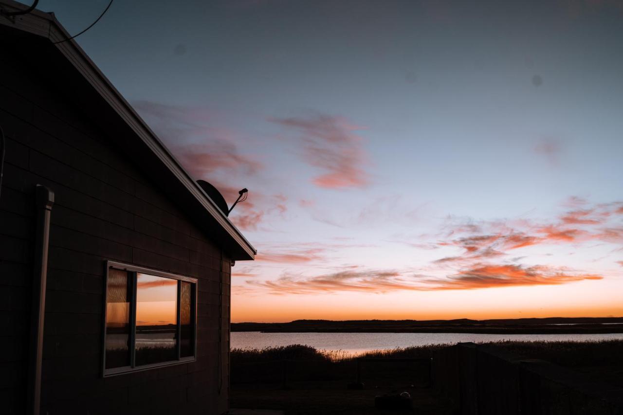 Coorong Island Retreat - Farm Stay At Pet Friendly Property Meningie ภายนอก รูปภาพ