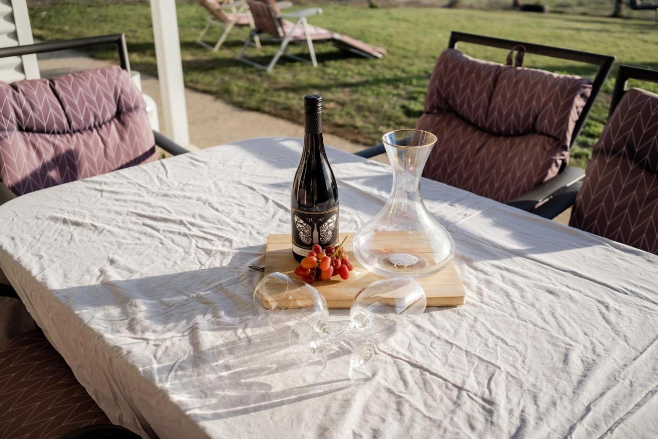 Coorong Island Retreat - Farm Stay At Pet Friendly Property Meningie ภายนอก รูปภาพ